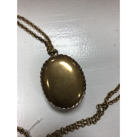 Vintage Antique Cameo Pendant Locket - Picture 2 of 4